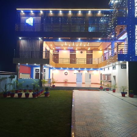 Hotel Blue Diamond Bahraich Экстерьер фото